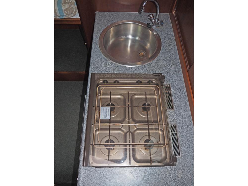 Fore ship, Accommodation